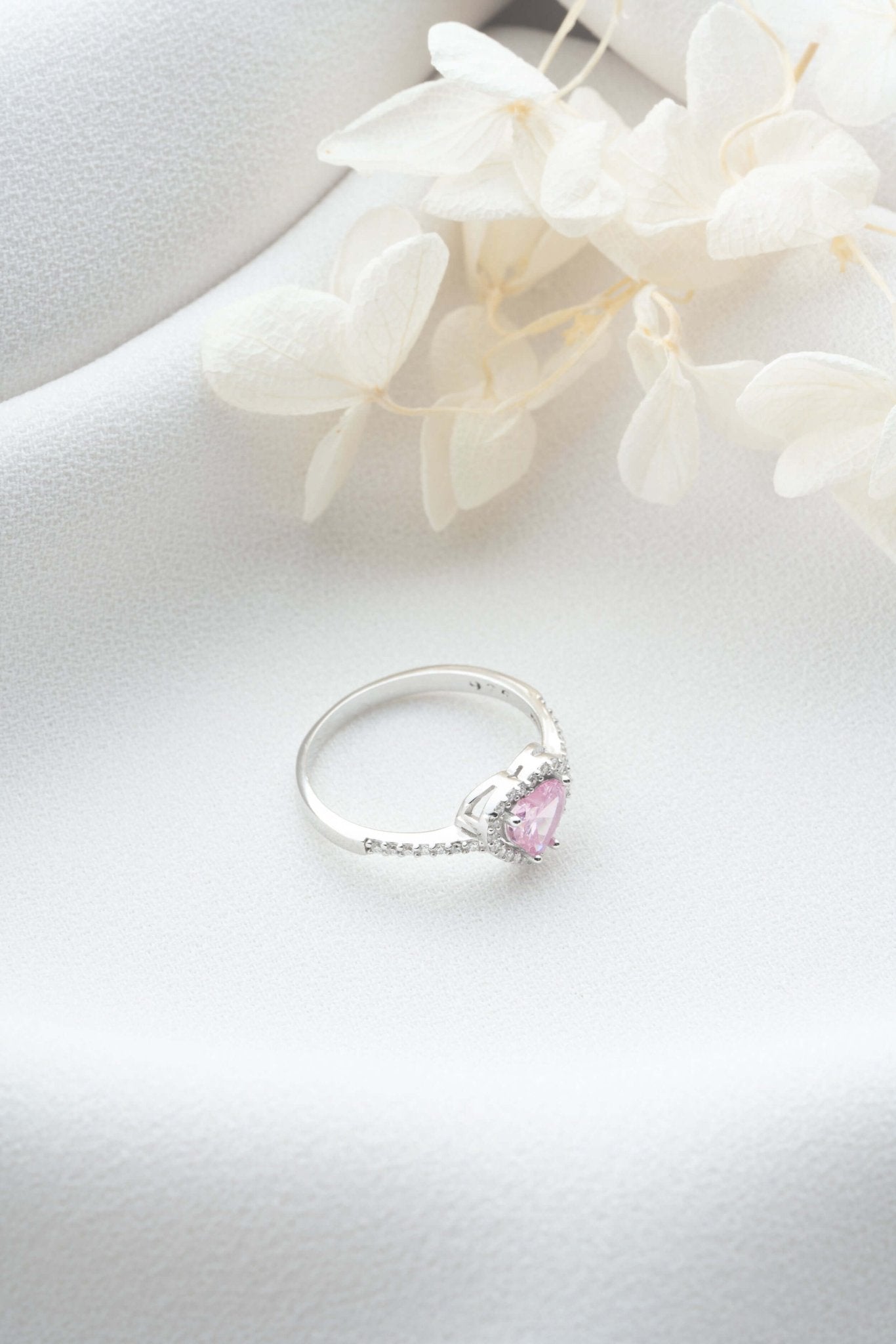 925 Ayar Gümüş Pembe Taşlı Kalpli Yüzük - ÖzelSen