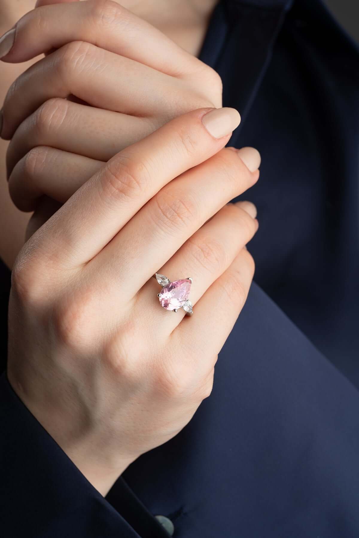 925 Ayar Gümüş Pembe Zirkon Taşlı Damla Yüzük - ÖzelSen