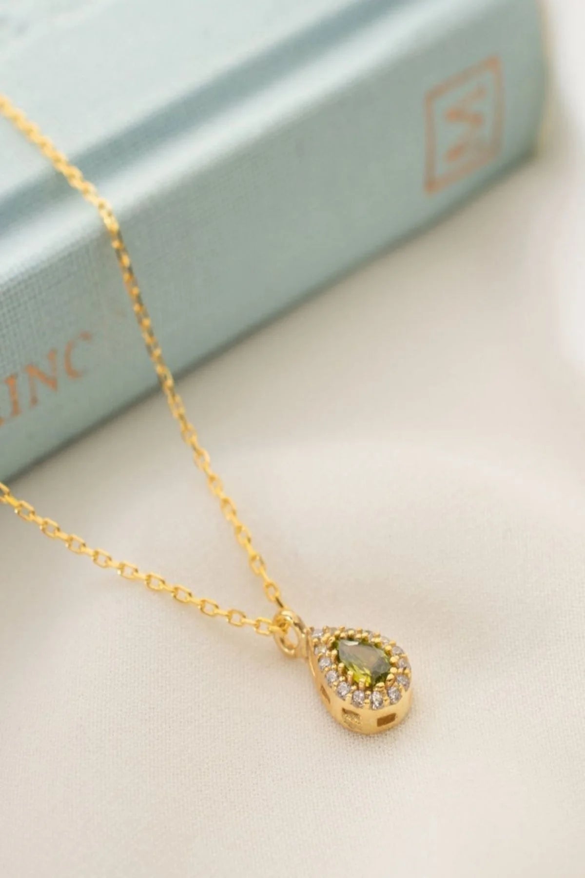 Ağustos Ayı Doğum Taşı (Peridot) Damla 925 Ayar Altın Kaplama Gümüş Kolye