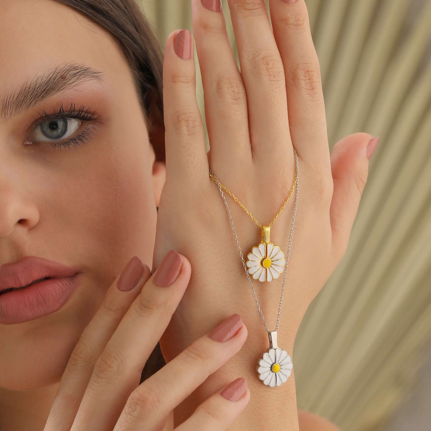 Açılır Kapanır Papatya 925 Ayar Gümüş İsimli Kolye - ÖzelSen