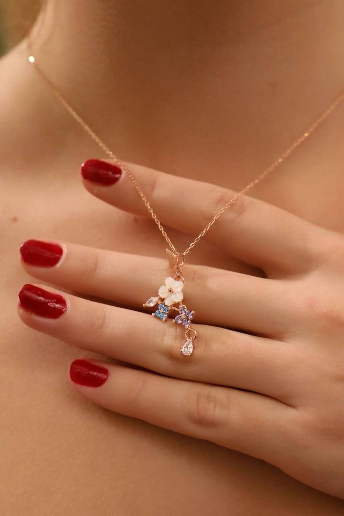 Kelebekli 925 Ayar Gümüş Yasemin Çiçeği Kolye - ÖzelSen