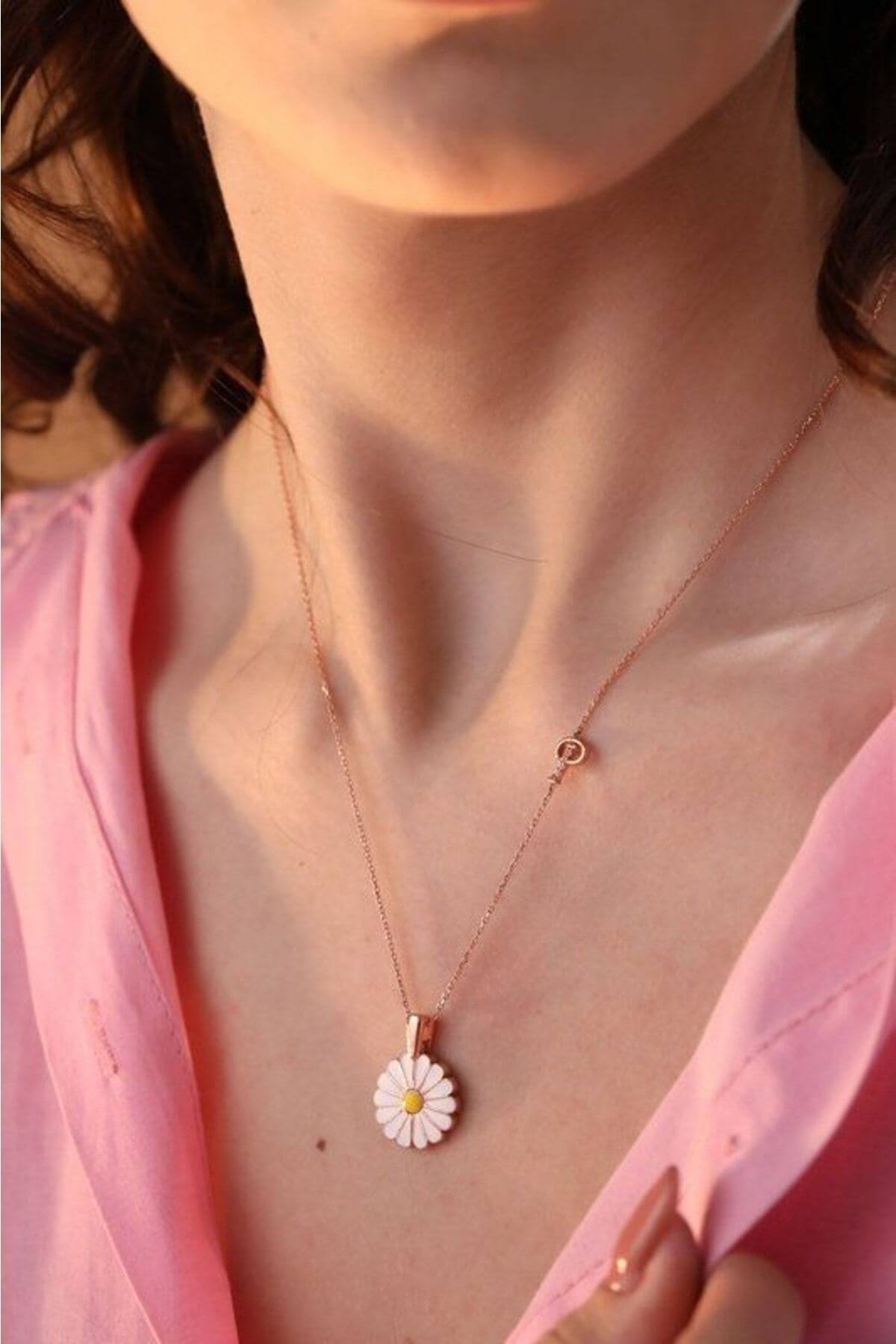 Kişiye Özel Papatya Zinciri Harfli 925 Ayar Gümüş İsimli Kolye - ÖzelSen