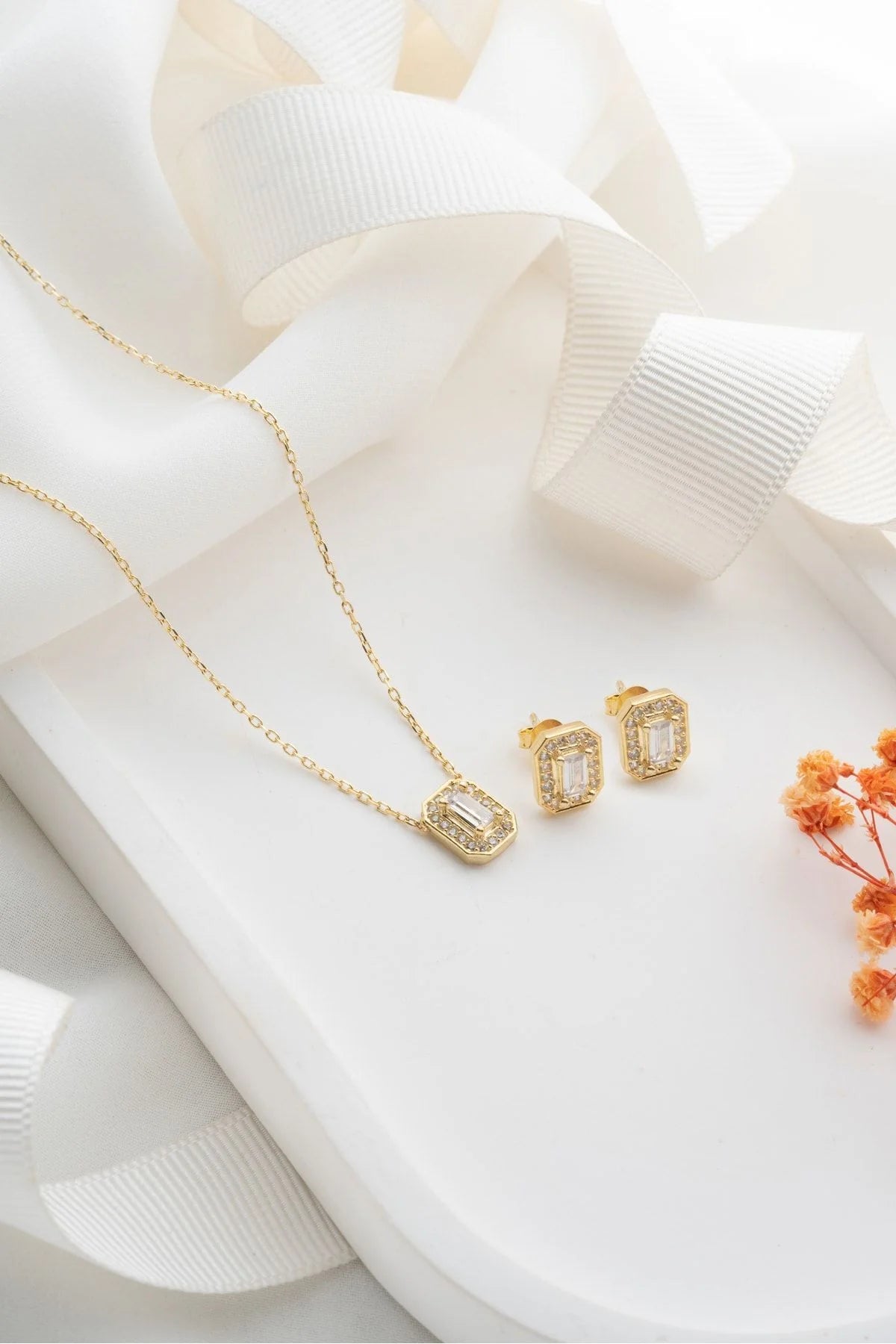 Baget Zirkon Taşlı 925 Ayar Altın Kaplama Gümüş Set