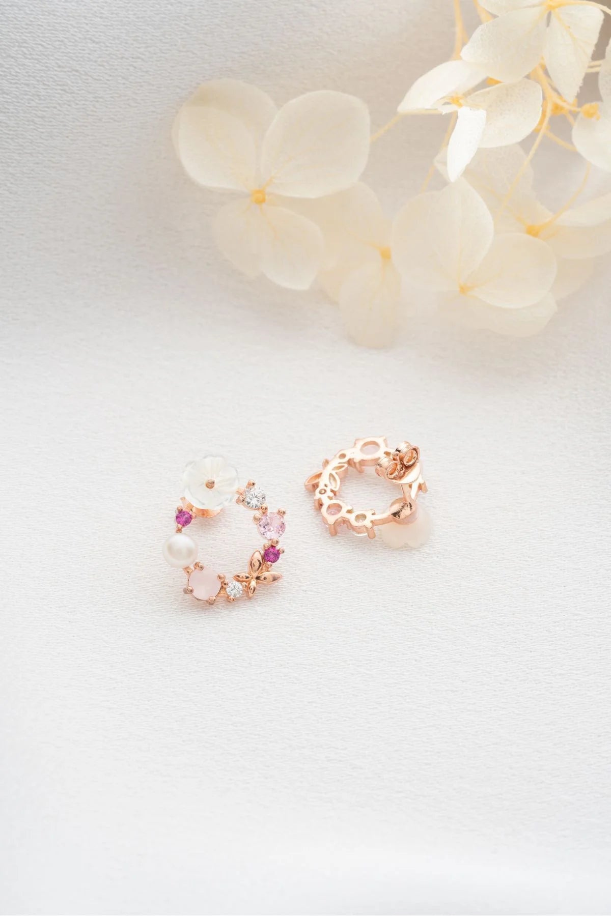 Sedefli Çiçekli 925 Ayar Rose Kaplama Gümüş Küpe