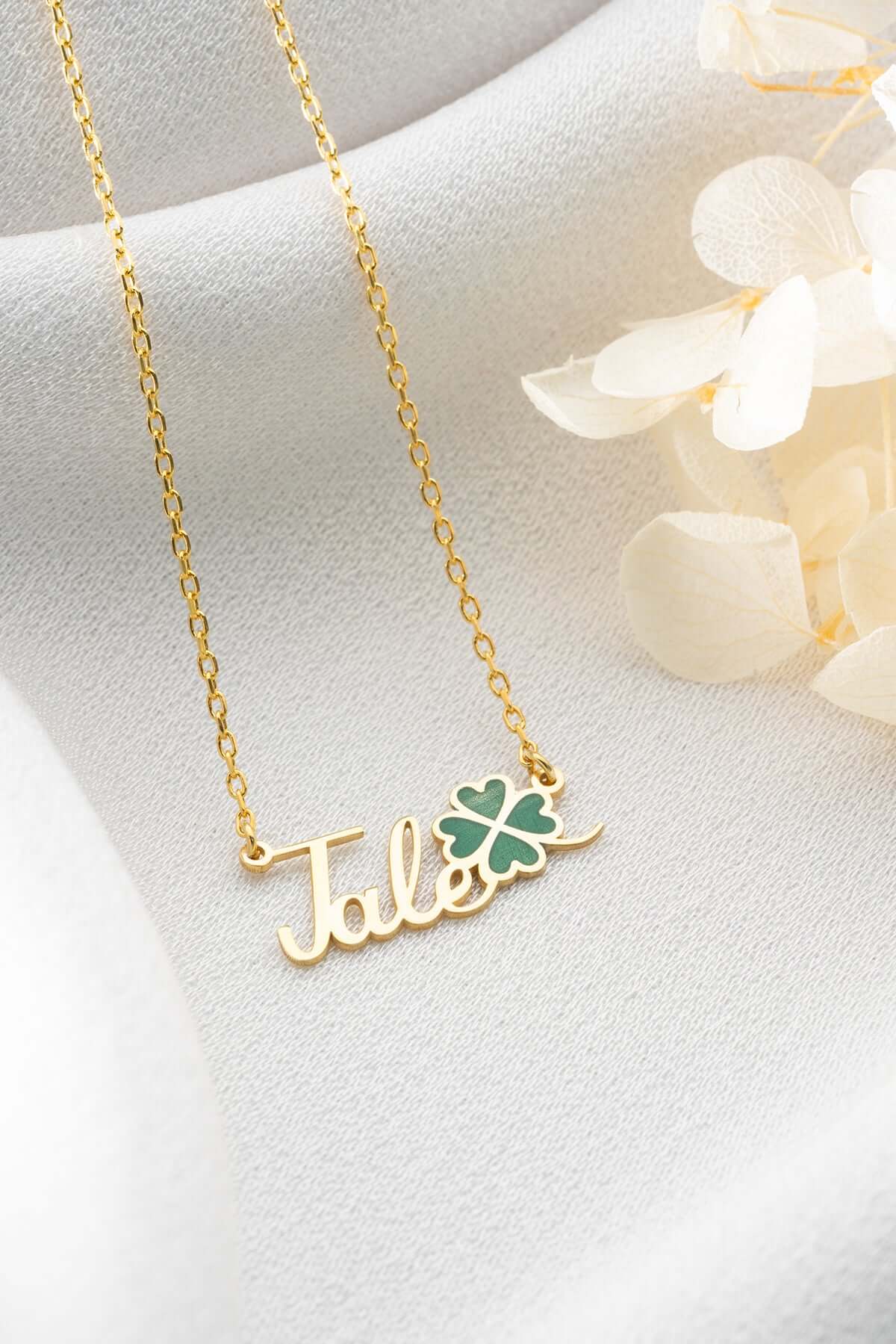 Kişiye Özel İsimli ve Dört Yapraklı Yonca Gümüş Kolye