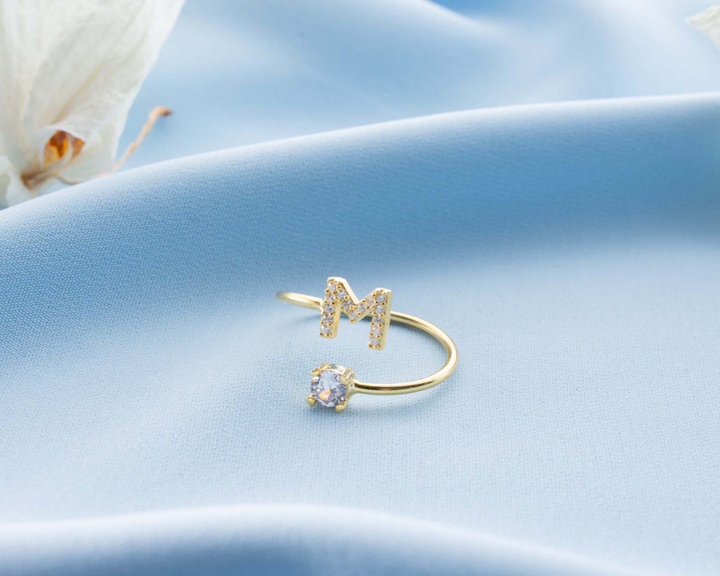 Kişiye Özel Zirkon Taşlı Baş Harfli ve Tek Taşlı Gümüş Yüzük