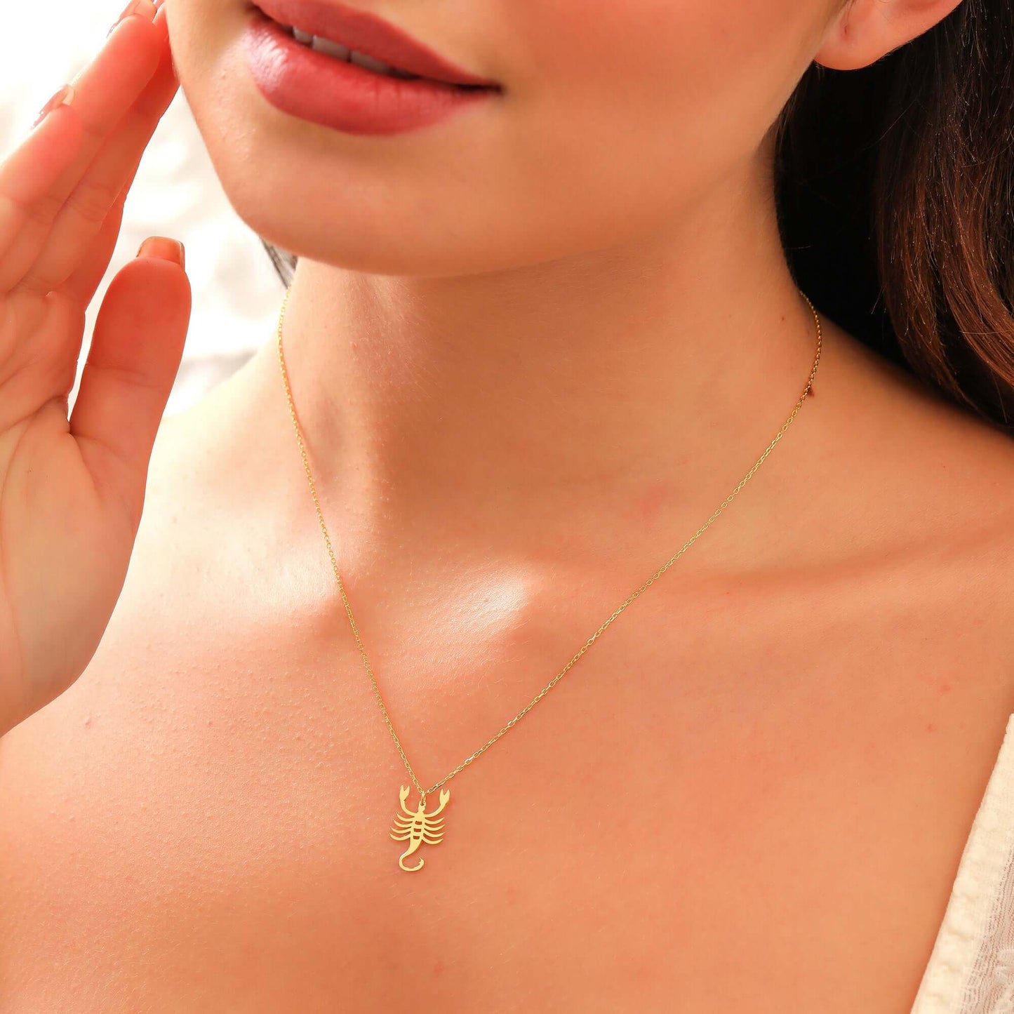 925 Ayar Gümüş Altın Kaplama Minimal Akrep Kolye - ÖzelSen