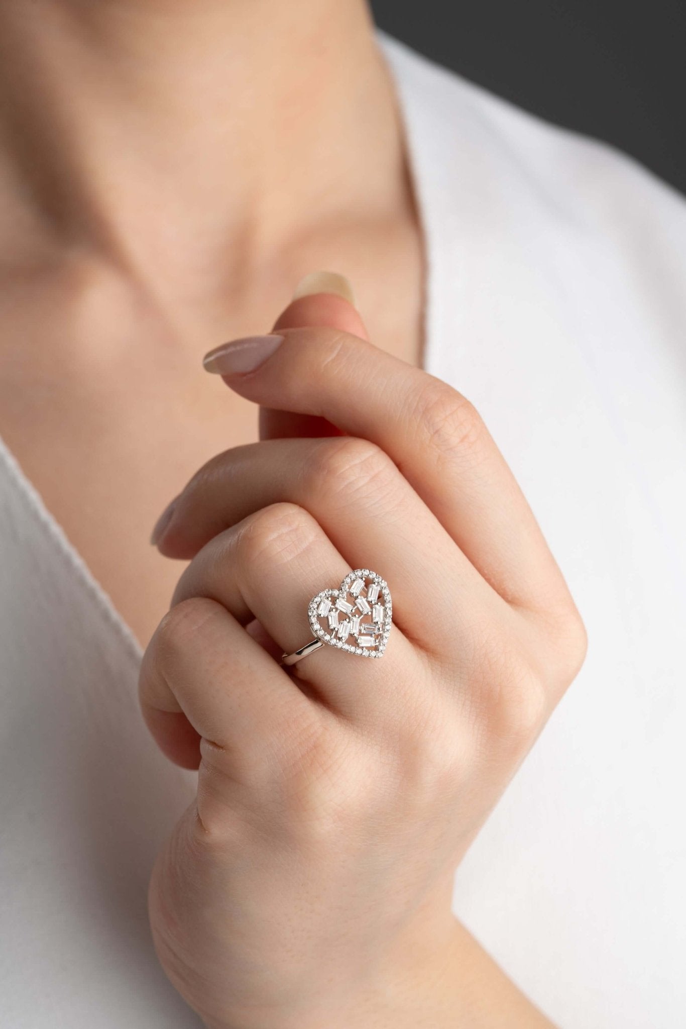 925 Ayar Gümüş Baget Taşlı Kalpli Yüzük - ÖzelSen