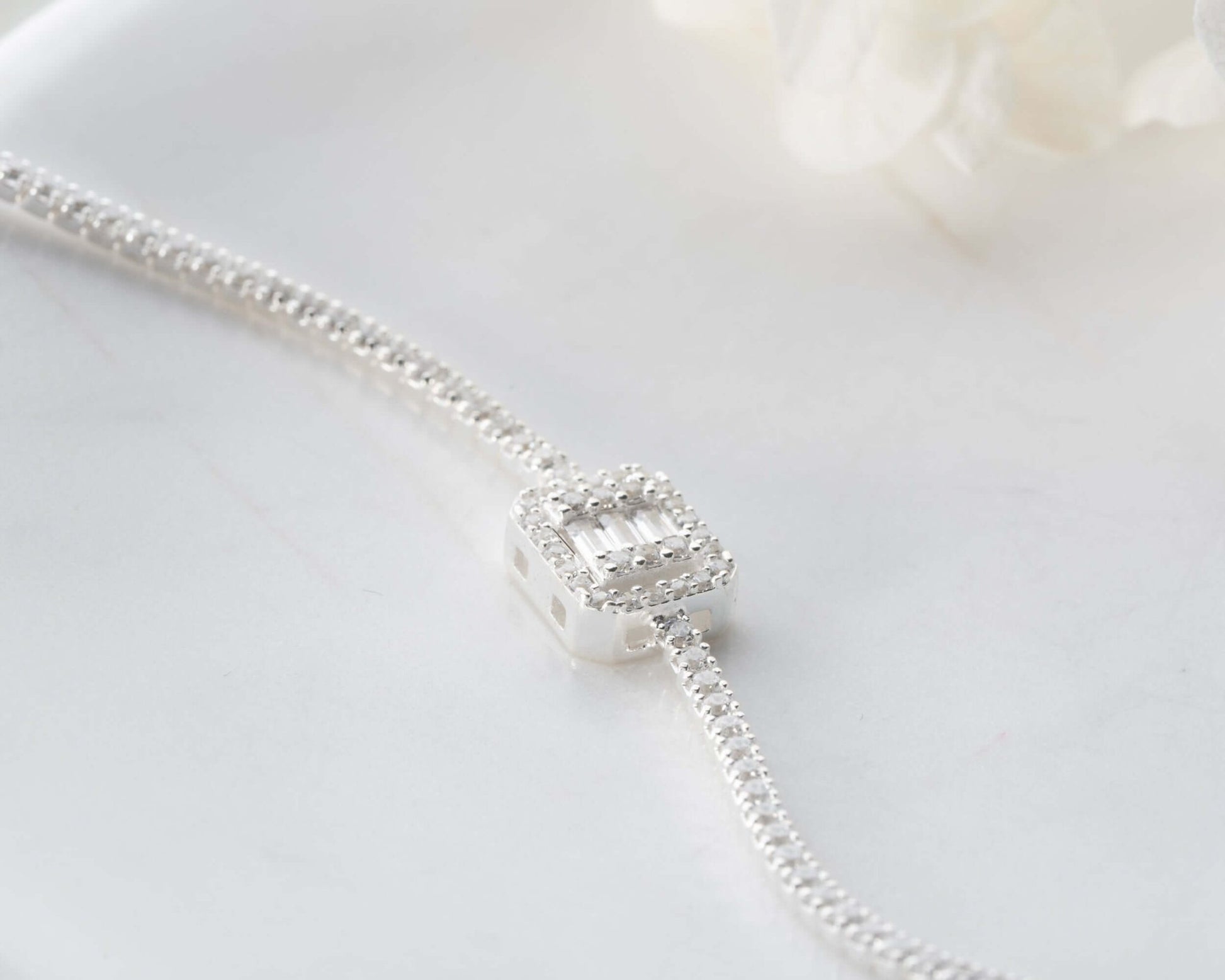 925 Ayar Gümüş Baget Taşlı Su Yolu Bileklik - ÖzelSen