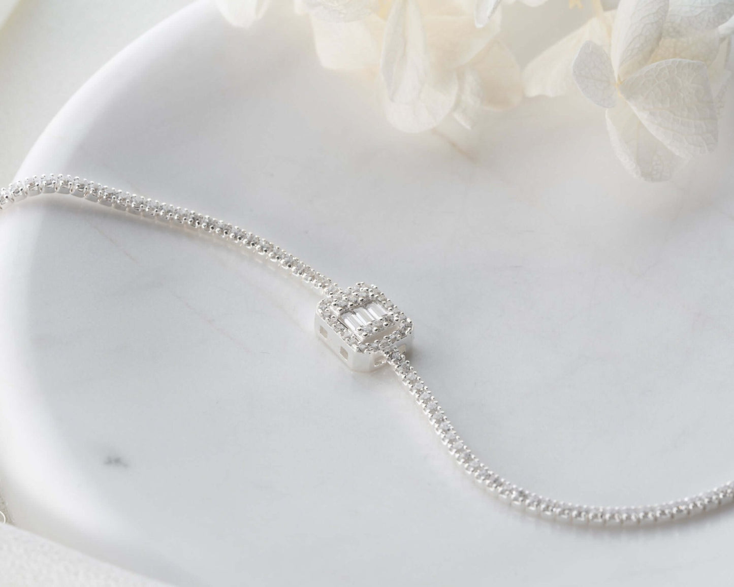 925 Ayar Gümüş Baget Taşlı Su Yolu Bileklik - ÖzelSen