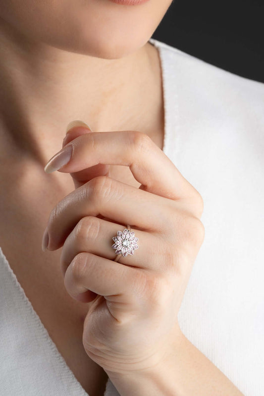 925 Ayar Gümüş Beyaz Lotus Çiçeği Yüzük - ÖzelSen