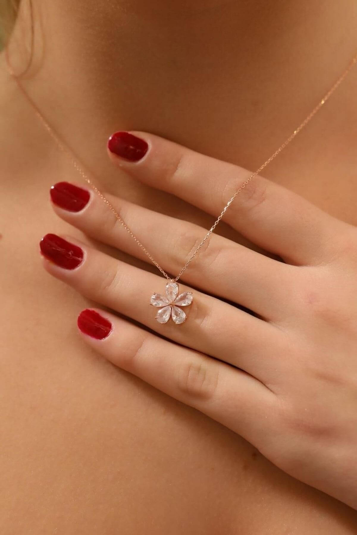 925 Ayar Gümüş Beyaz Yasemin Çiçeği Kolye - ÖzelSen