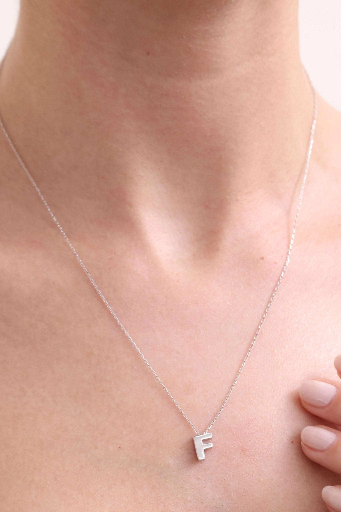 925 Ayar Gümüş F Harfli Kolye - ÖzelSen
