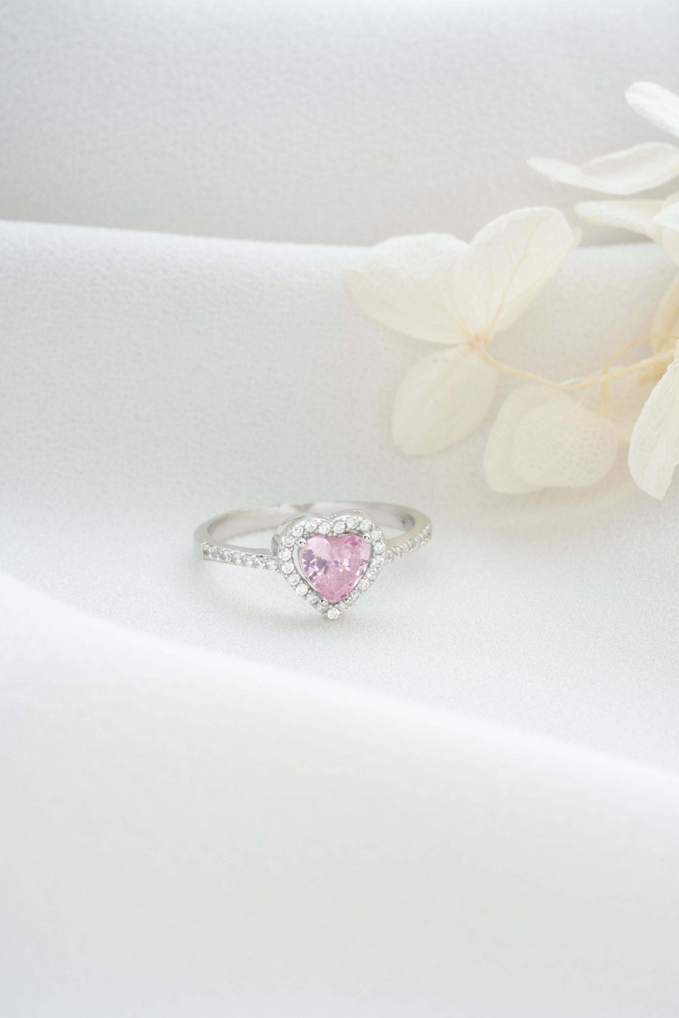 925 Ayar Gümüş Pembe Taşlı Kalpli Yüzük - ÖzelSen