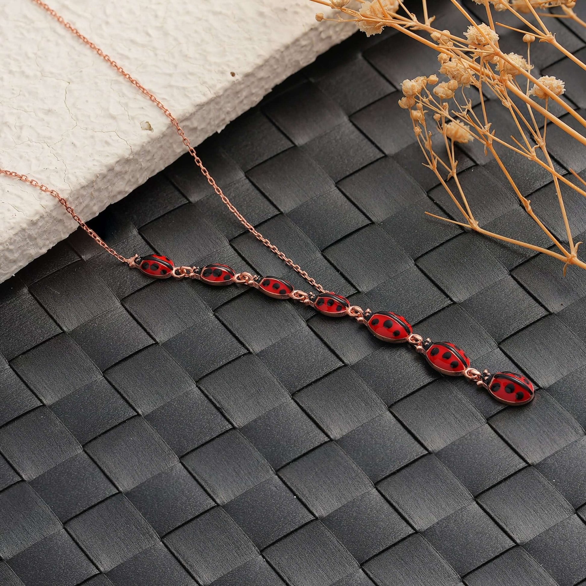 925 Ayar Gümüş Sıralı Uğur Böcekli Kolye - ÖzelSen