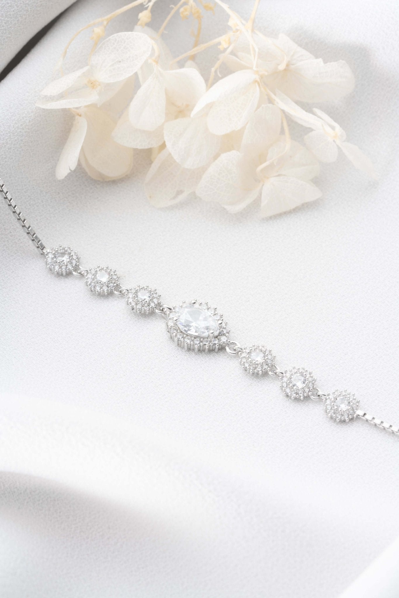 925 Ayar Gümüş Zirkon Taşlı Sıralı Damla Bileklik - ÖzelSen