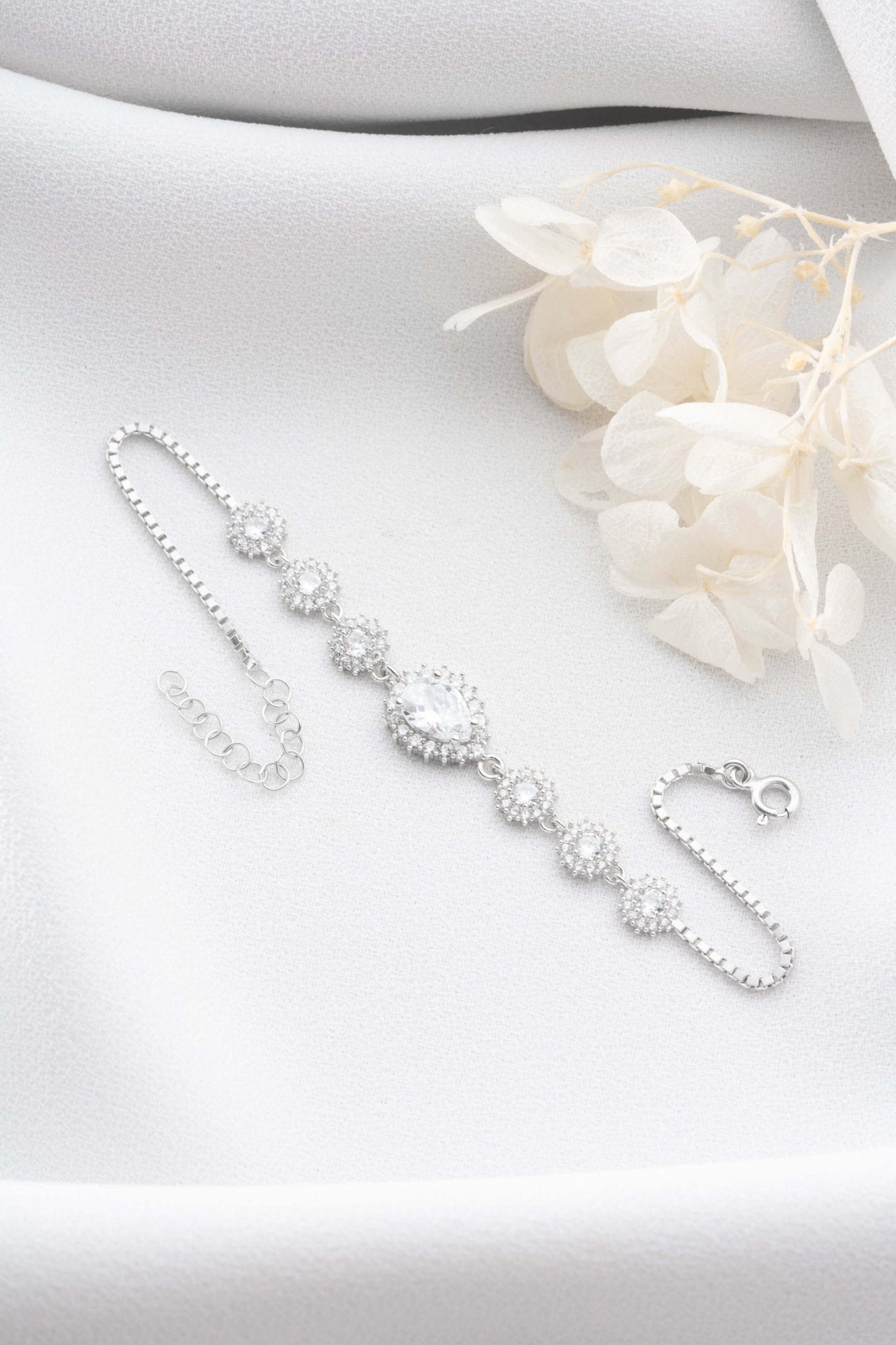 925 Ayar Gümüş Zirkon Taşlı Sıralı Damla Bileklik - ÖzelSen