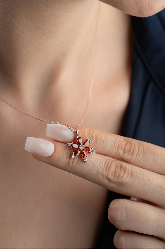 Garnet Taşlı Lotus 925 Ayar Rose Kaplama Gümüş Kolye