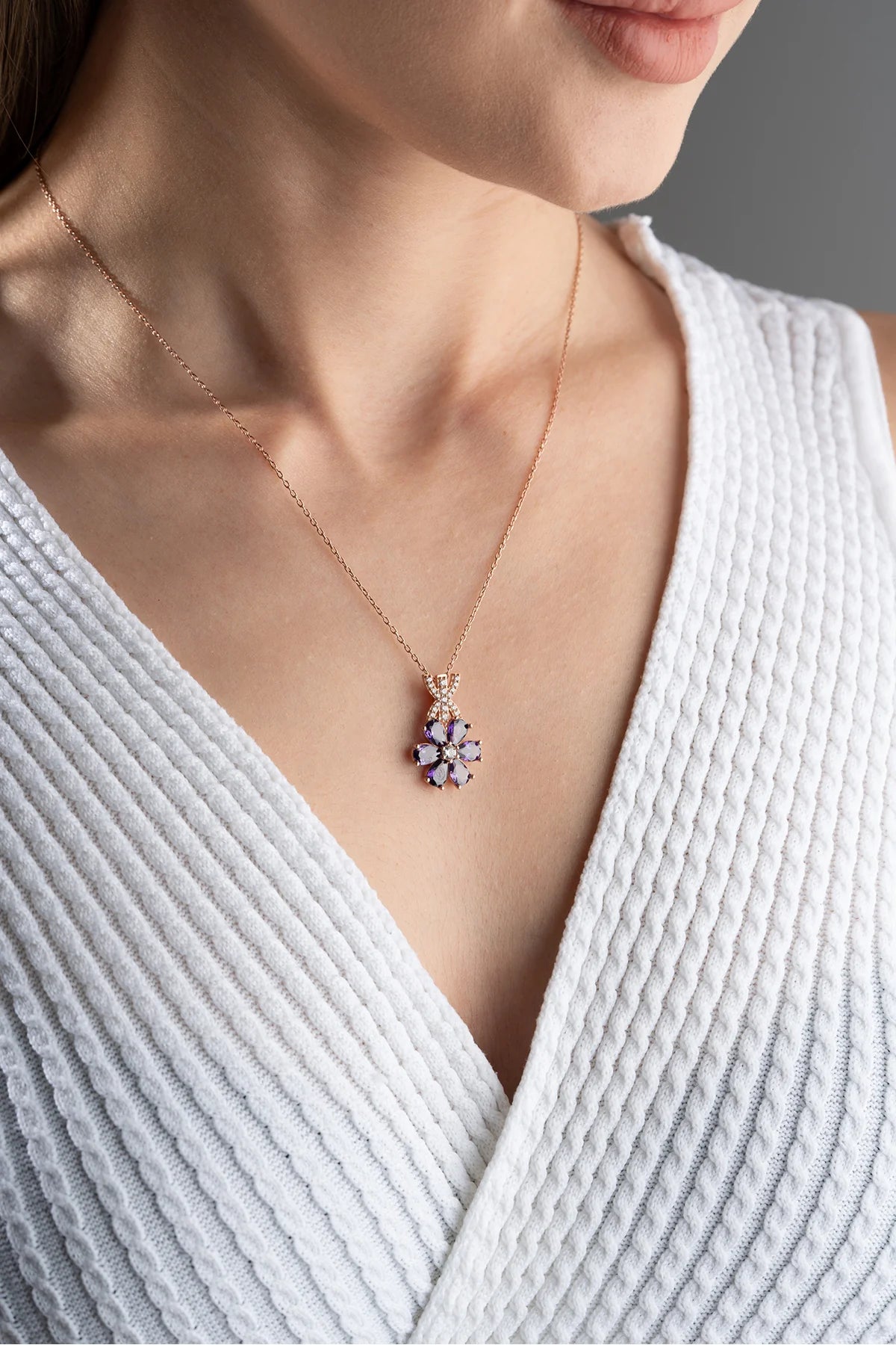 Zirkon Taşlı Lotus Çiçeği 925 Ayar Rose Kaplama Gümüş Kolye