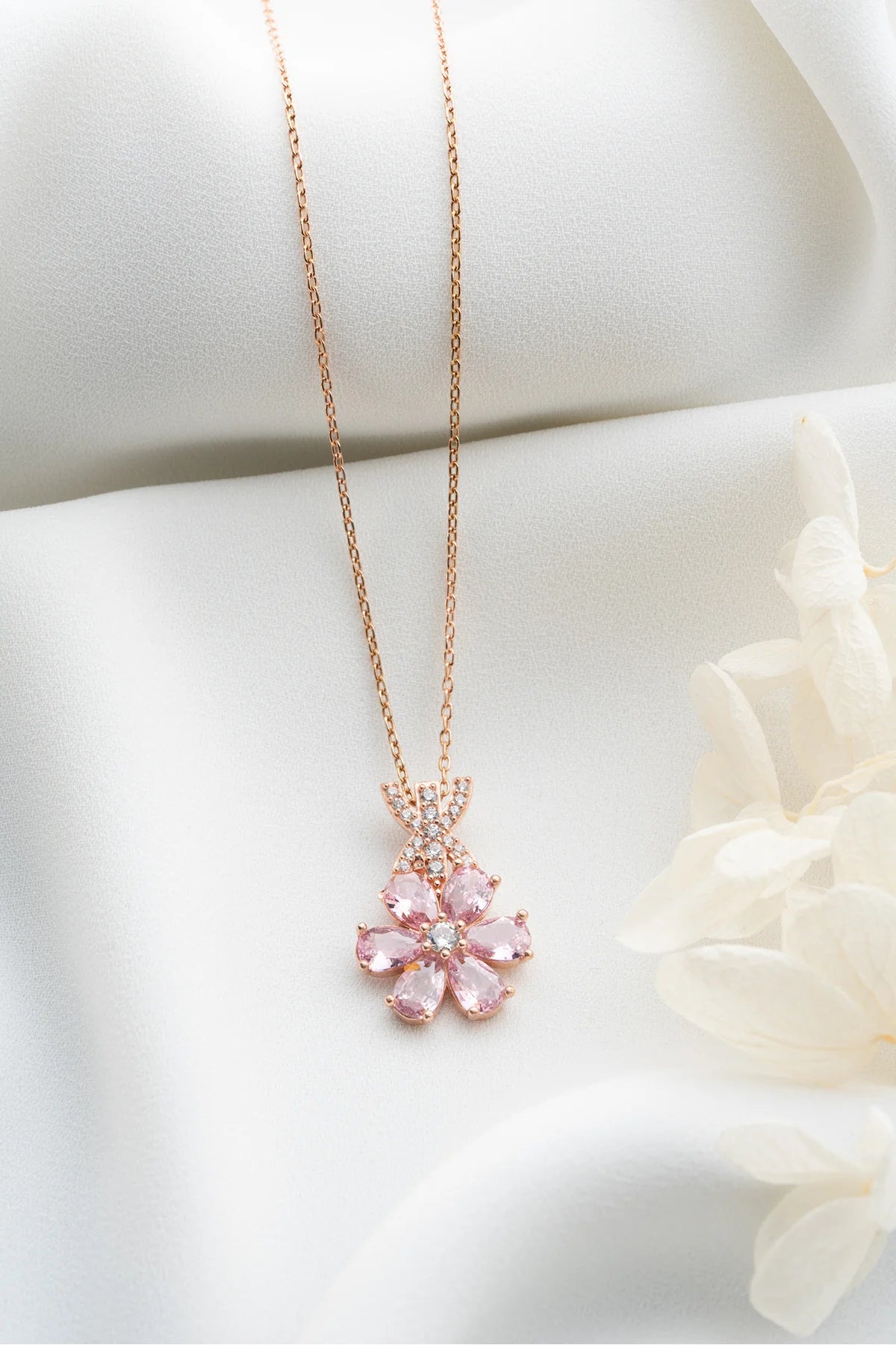 Zirkon Taşlı Lotus Çiçeği 925 Ayar Rose Kaplama Gümüş Kolye