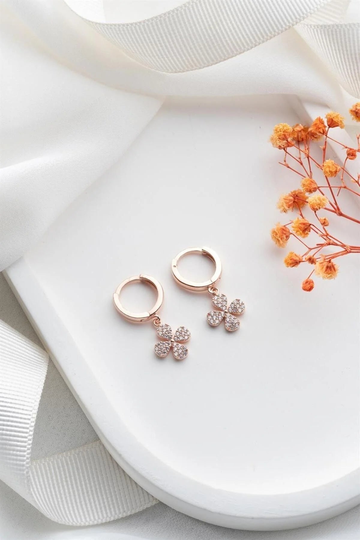 Sallantılı Yonca 925 Ayar Rose Kaplama Gümüş Küpe
