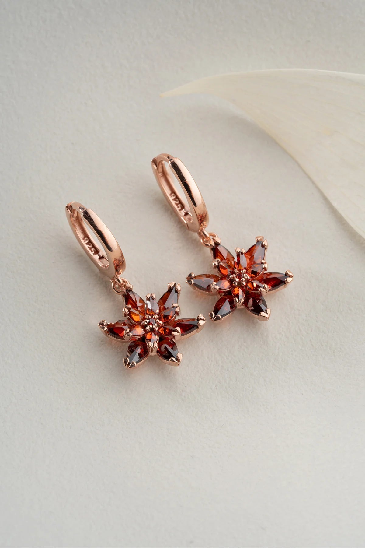Garnet Taşlı 925 Ayar Rose Kaplama Gümüş Küpe
