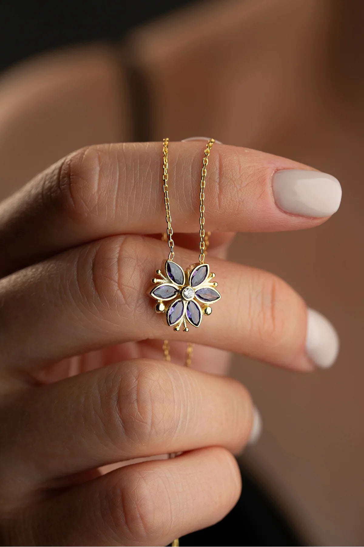 Mıknatıslı Taşlı Lotus 925 Ayar Altın Kaplama Gümüş Kolye