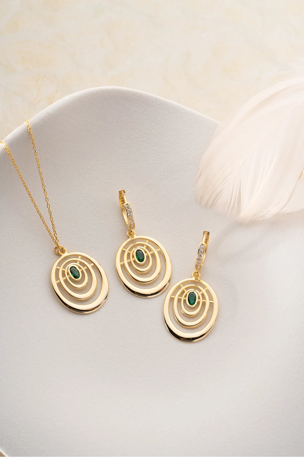 Halkalı Oval Taşlı 925 Ayar Altın Kaplama Gümüş Set