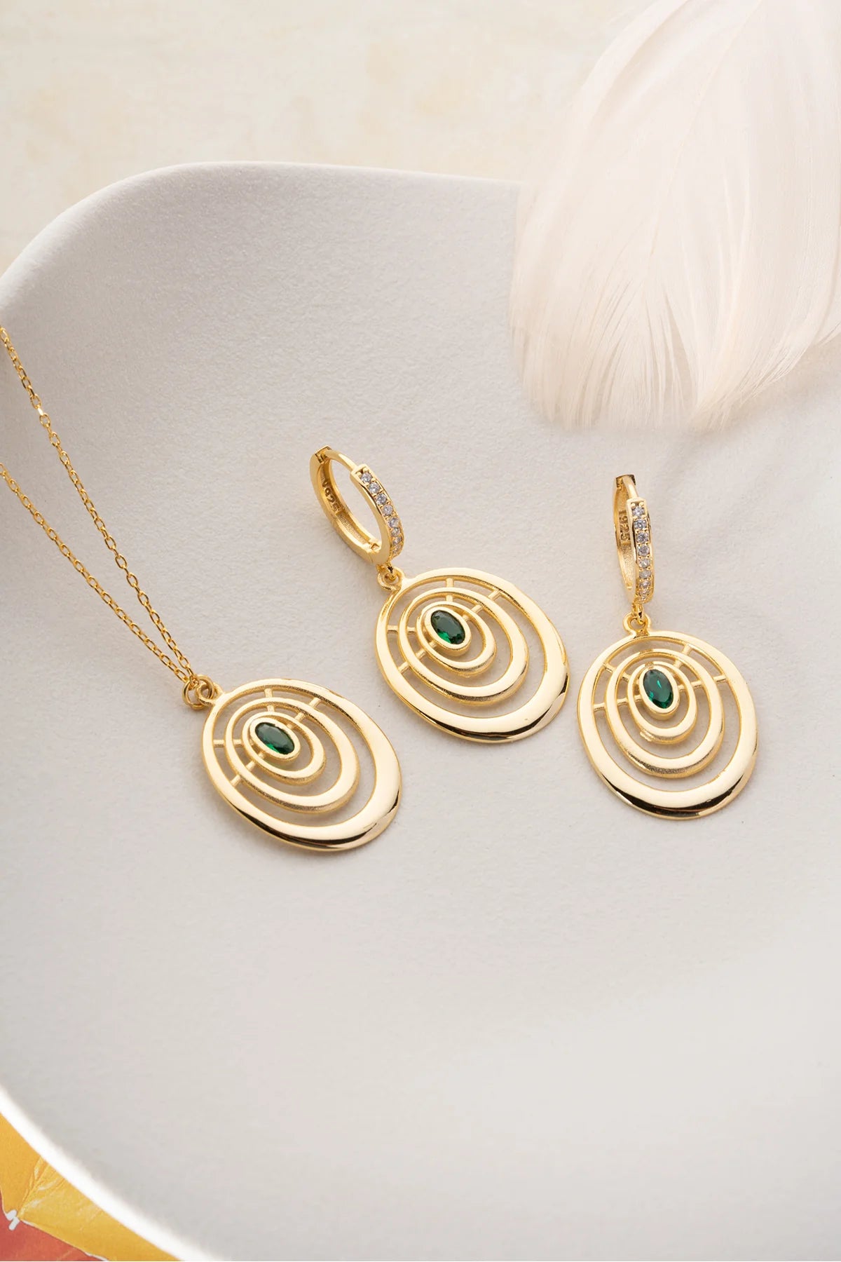 Halkalı Oval Taşlı 925 Ayar Altın Kaplama Gümüş Set