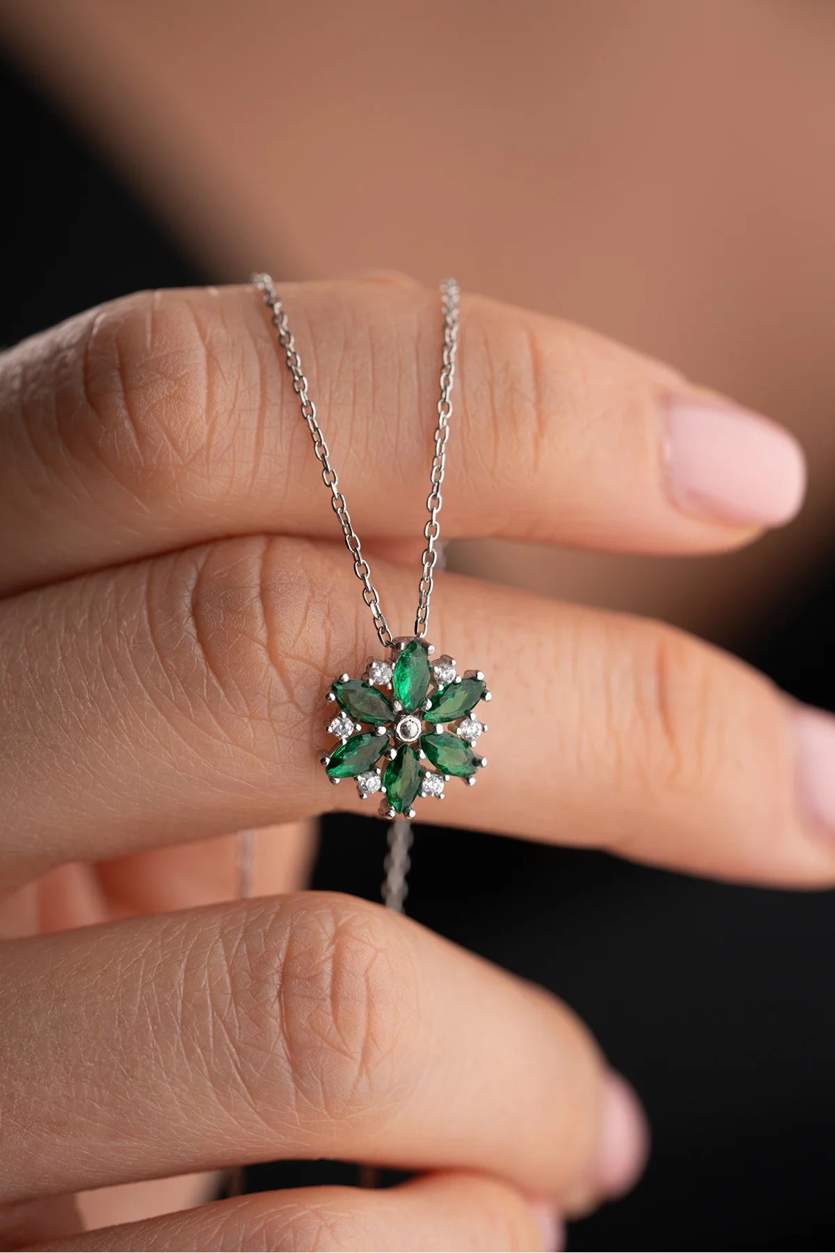 Taşlı Papatya 925 Ayar Gümüş Kolye