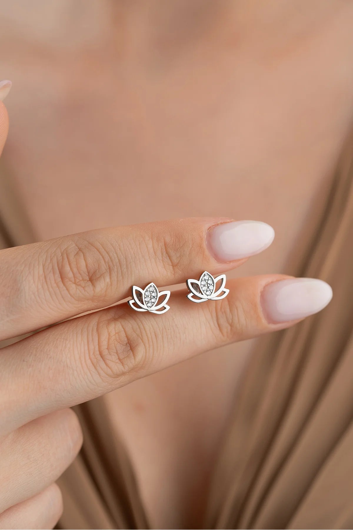 Sallantılı Lotus Çiçeği 925 Ayar Gümüş Küpe – 2