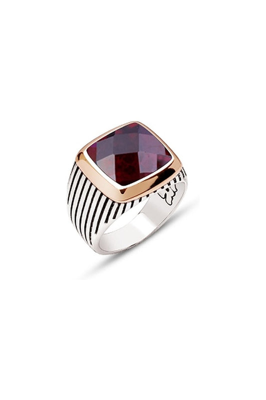 Gümüş Fasetli Garnet Zirkon Taşlı Çizgili Kasalı Yüzük