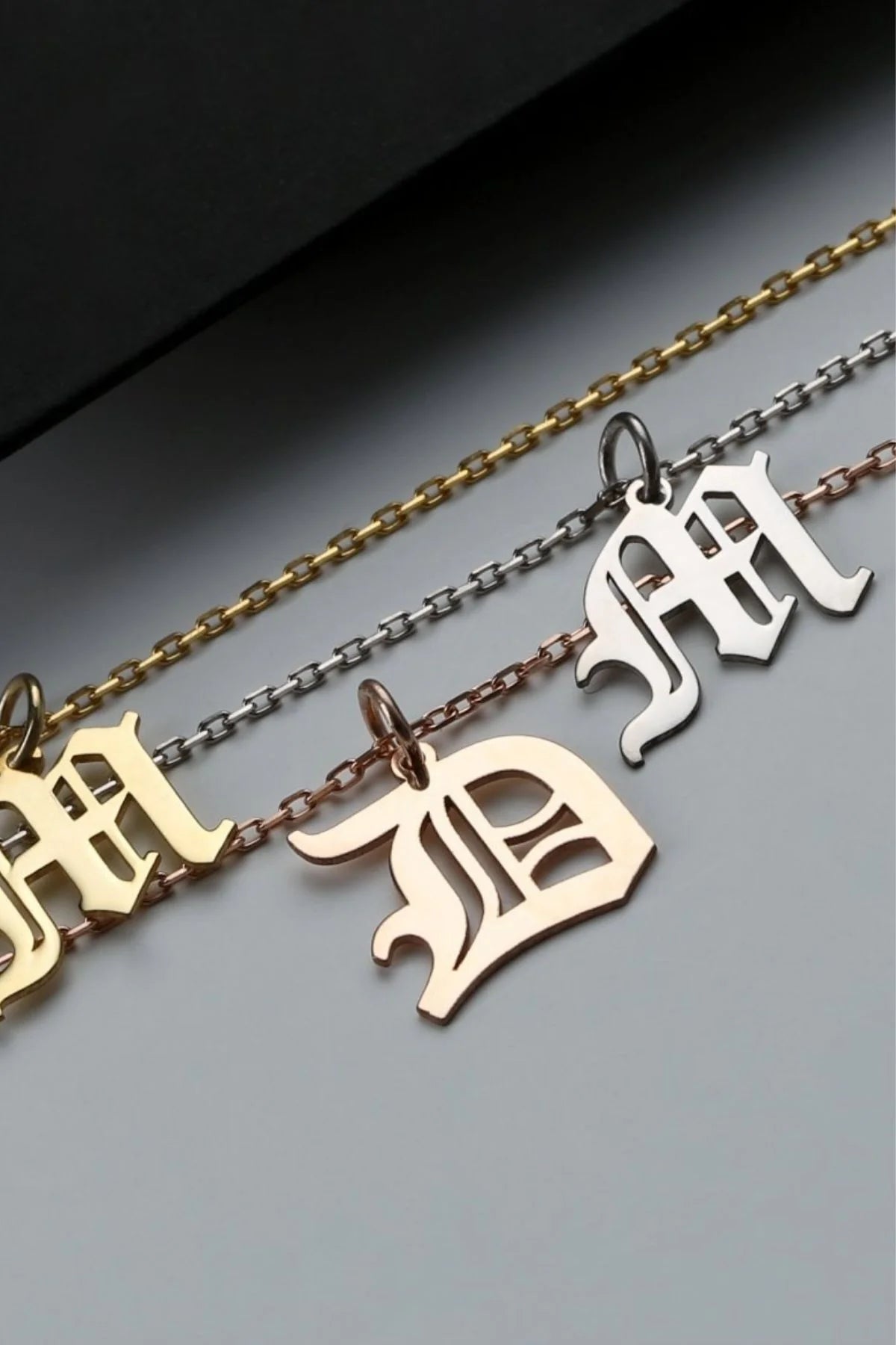 Trend Harfli 925 Ayar Altın Kaplama Gümüş Kolye
