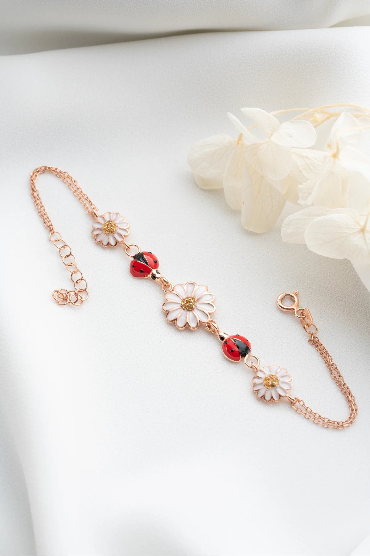 Ugurböcekli Papatya 925 Ayar Rose Kaplama Gümüş Bileklik