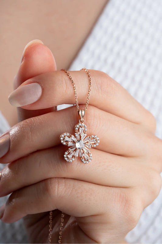 Baget Taşlı Çiçek 925 Ayar Rose Kaplama Gümüş Kolye