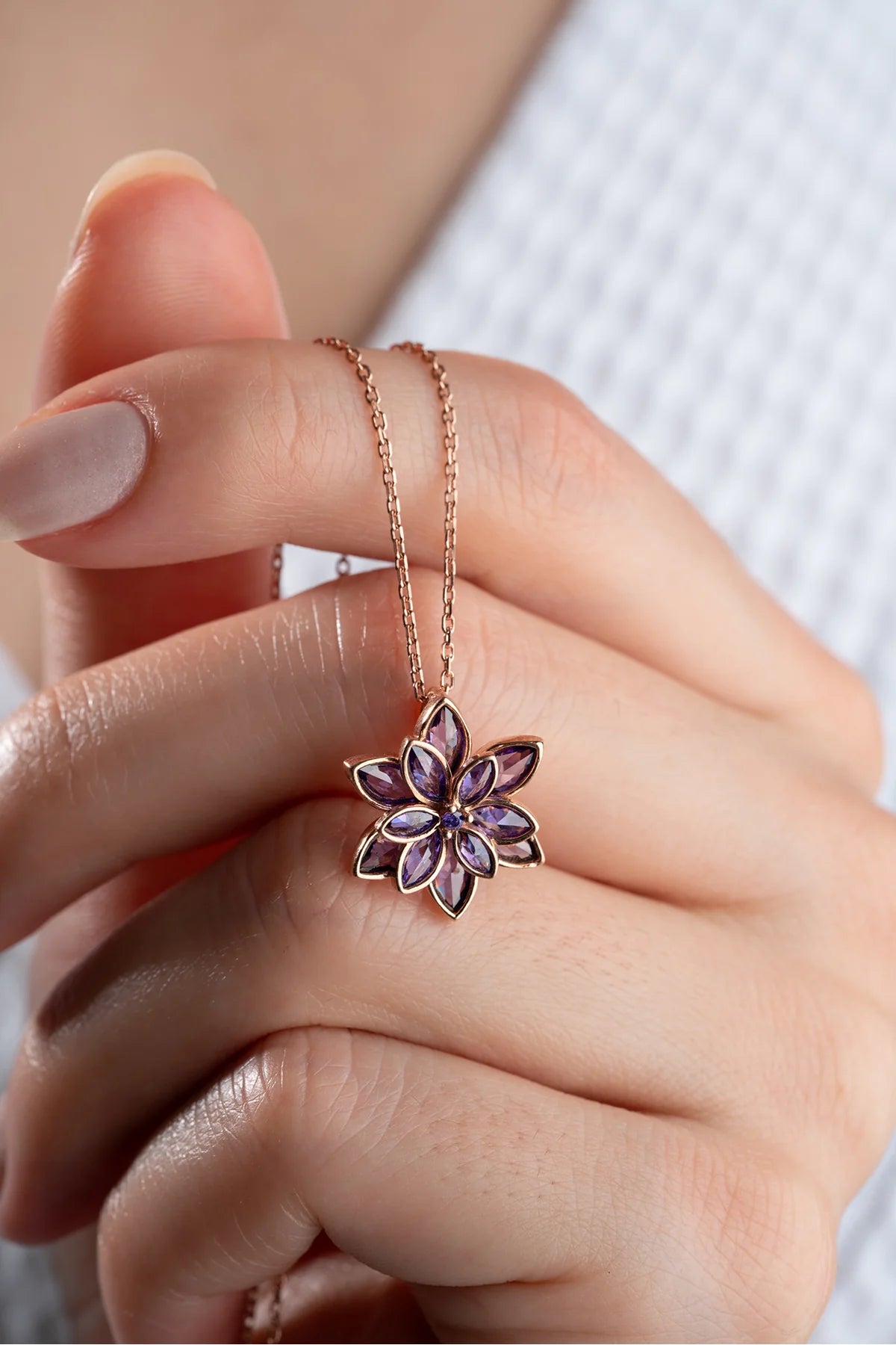 Taşlı Lotus 925 Ayar Rose Kaplama Gümüş Kolye