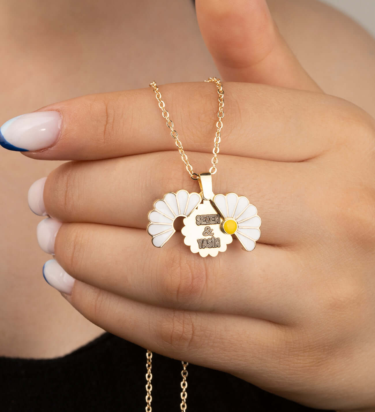 Açılır Kapanır Papatya 925 Ayar Gümüş İsimli Kolye - ÖzelSen