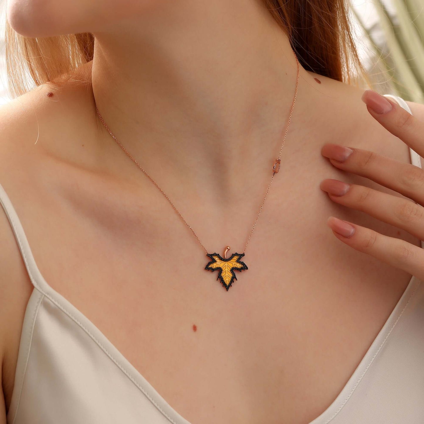 Çınar Yaprağı 925 Ayar Gümüş Harfli Kolye - ÖzelSen