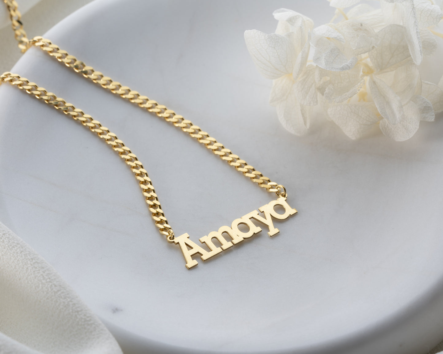 Gümüş İsimli Kolye | Kalın Zincirli Blok Fontlu Altın Kaplama