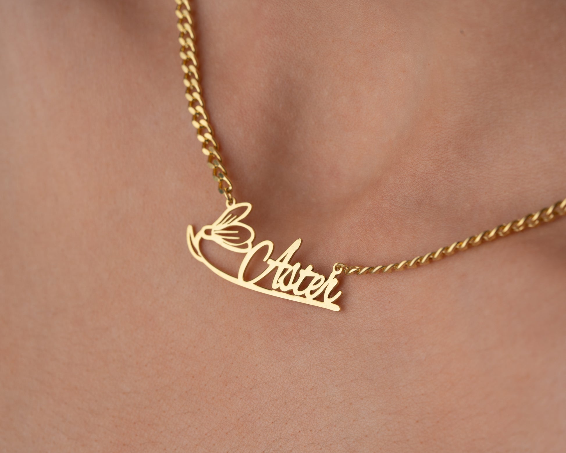 Gümüş İsimli Kolye | Özel Halka Zincirli Minimalist Tasarım