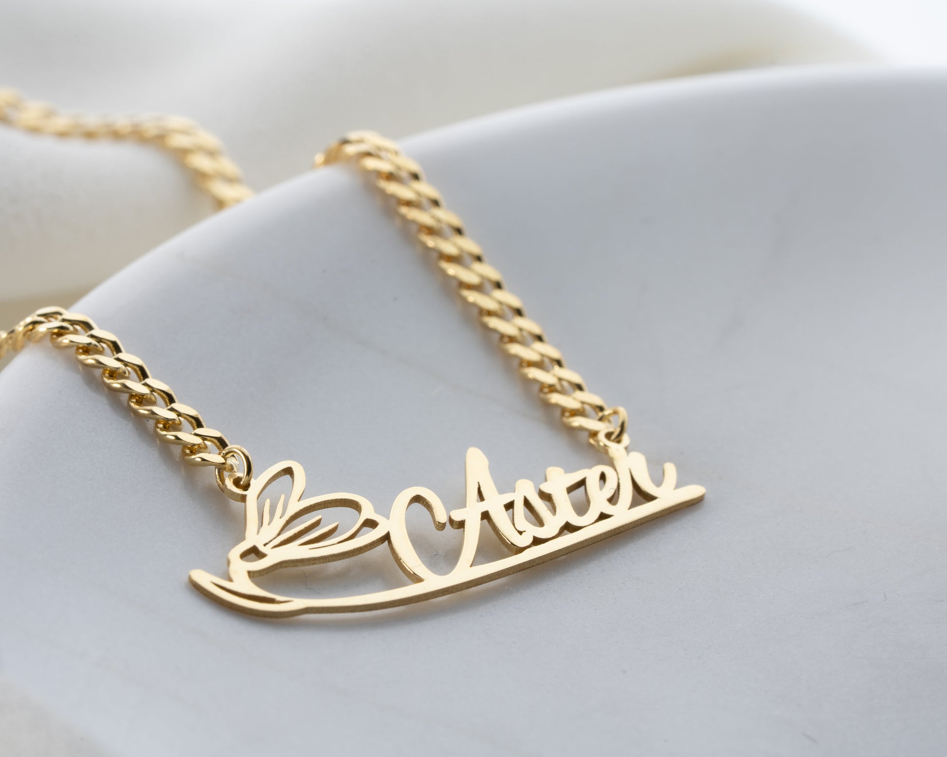 Gümüş İsimli Kolye | Özel Halka Zincirli Minimalist Tasarım