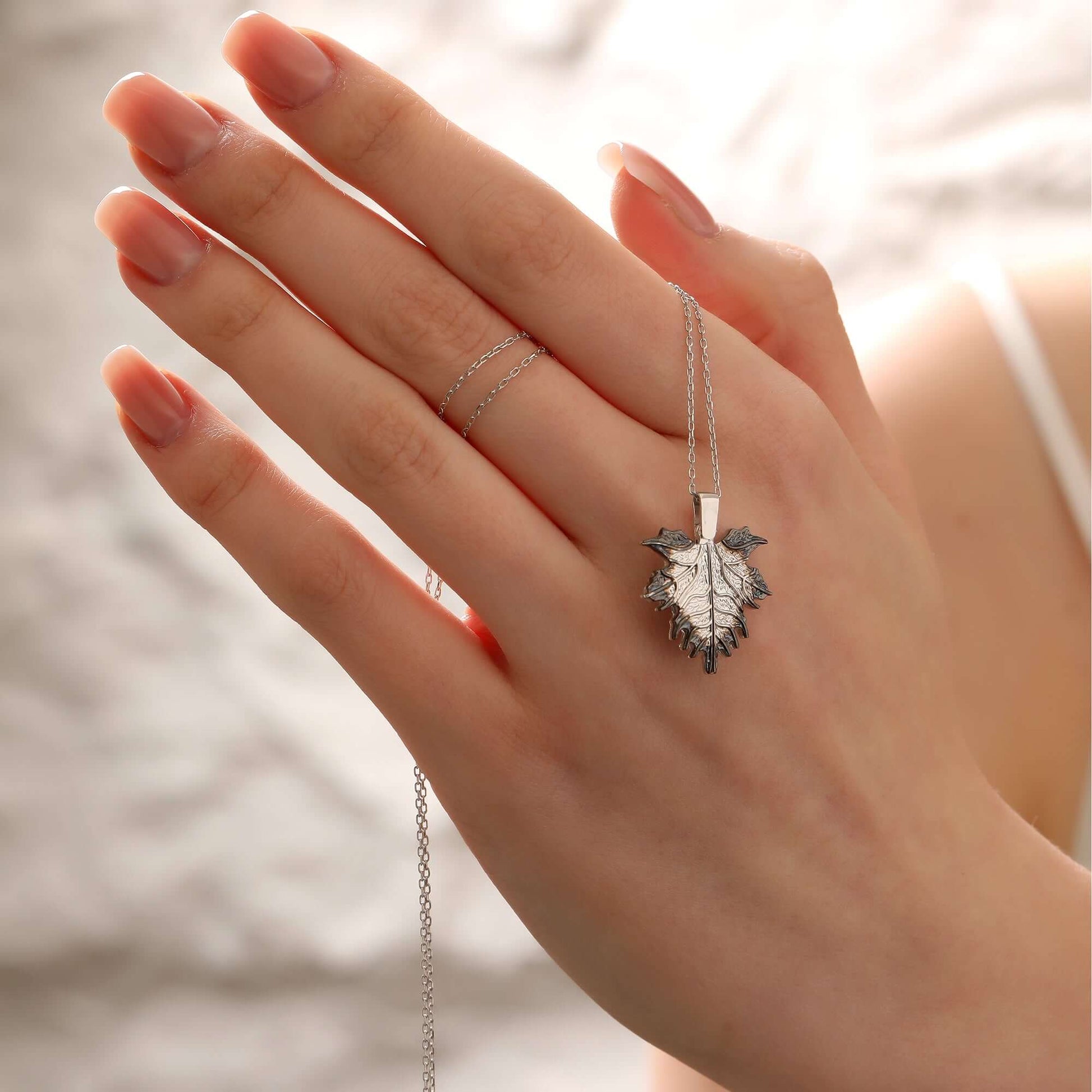 Kişiye Özel Çınar Yaprağı 925 Ayar Gümüş İsimli Kolye - ÖzelSen