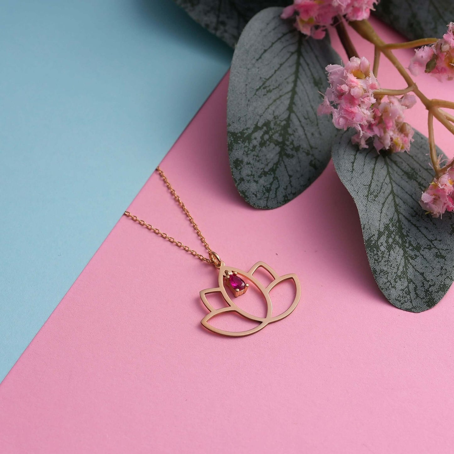 Kişiye Özel Doğum Taşlı 925 Ayar Gümüş Lotus Çiçeği Kolye - ÖzelSen