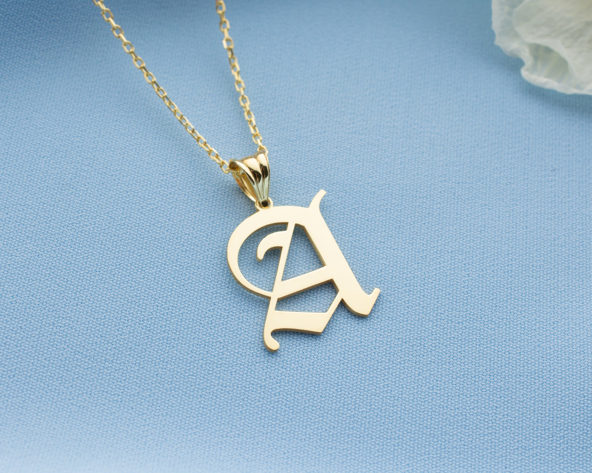 Gümüş Harfli Kolye | Gotik Fontlu Kişiye Özel Baş Harf Tasarım