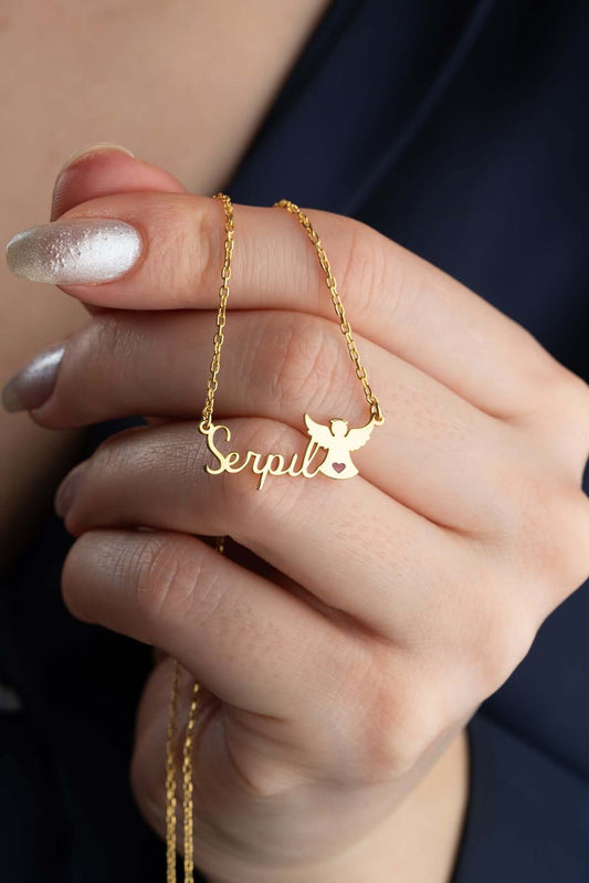 Kişiye Özel İsimli ve Kalpli Melek Figürlü Gümüş Kolye - ÖzelSen