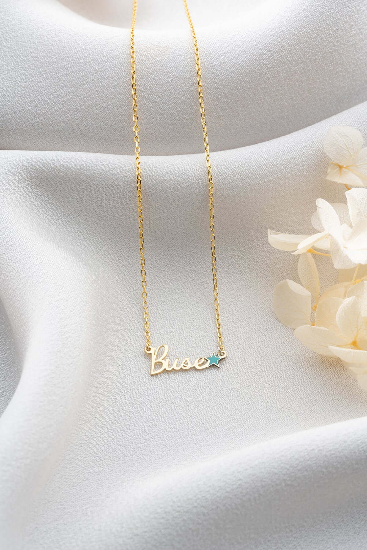 Kişiye Özel İsimli ve Mineli Yıldız Detaylı Gümüş Kolye - ÖzelSen