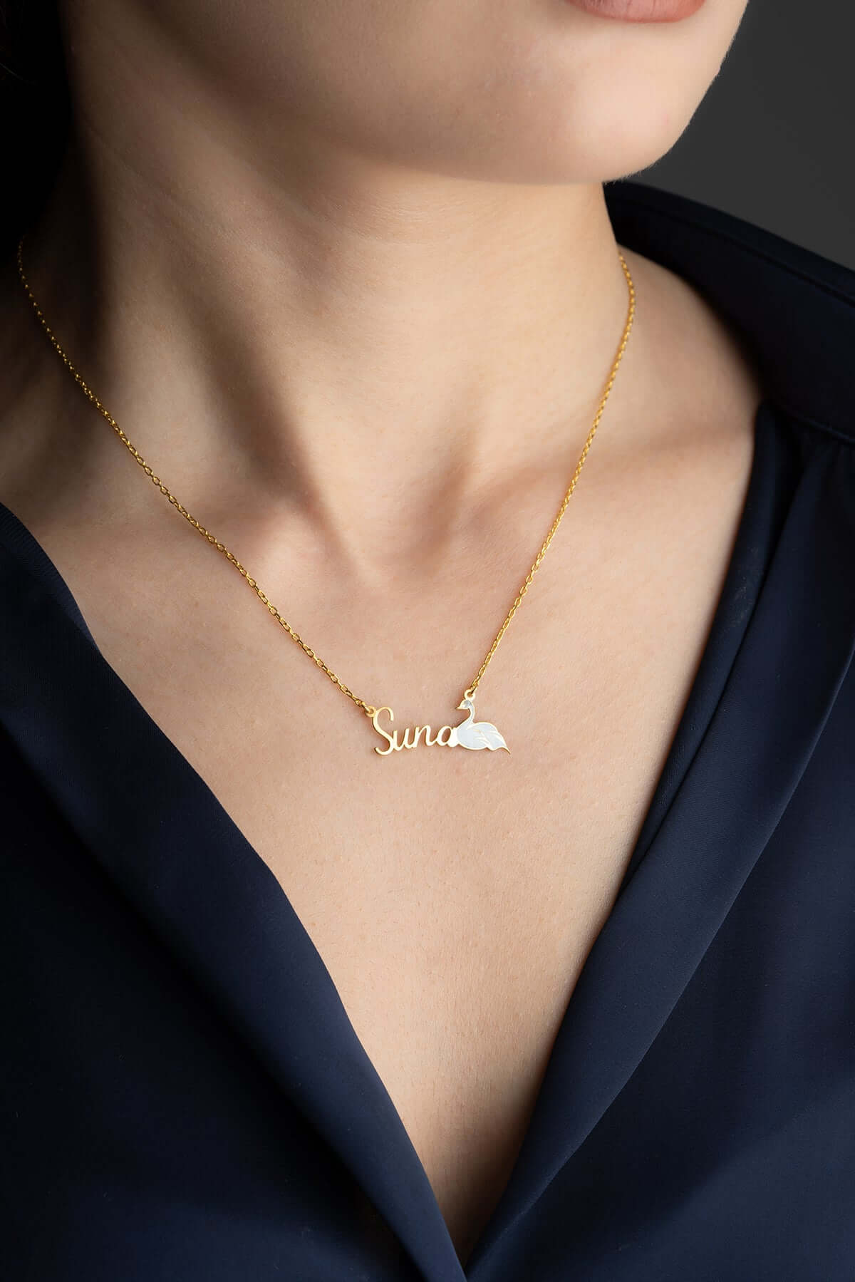 Kişiye Özel İsimli ve Sedefli Kuğu Figürlü Gümüş Kolye - ÖzelSen