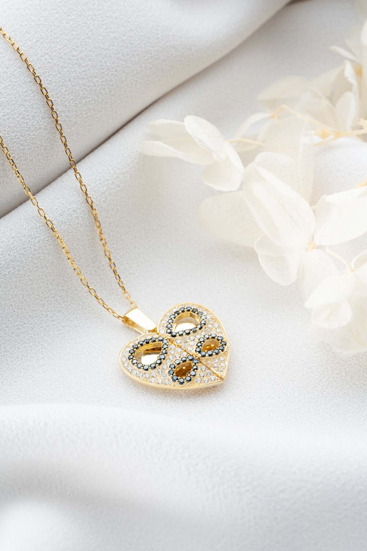 Kişiye Özel İsimli Zirkon Taşlı Kalpli Gümüş Kolye - ÖzelSen