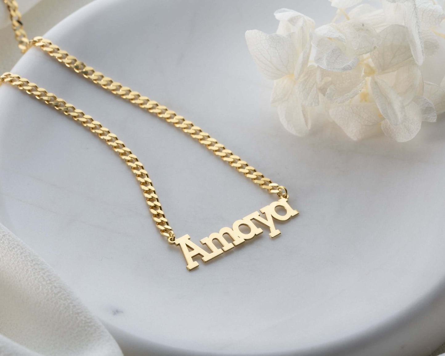 Kişiye Özel Kalın Curb Zincirli Blok Fontlu Gümüş İsimli Kolye - ÖzelSen