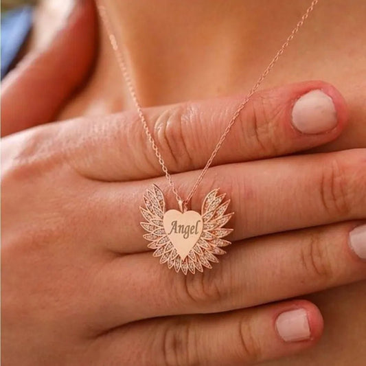 Kişiye Özel Melek Kanadı Kalpli İsimli Gümüş Kolye - ÖzelSen